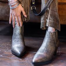 Bottines crocodile doré VIRGINIE DARLING